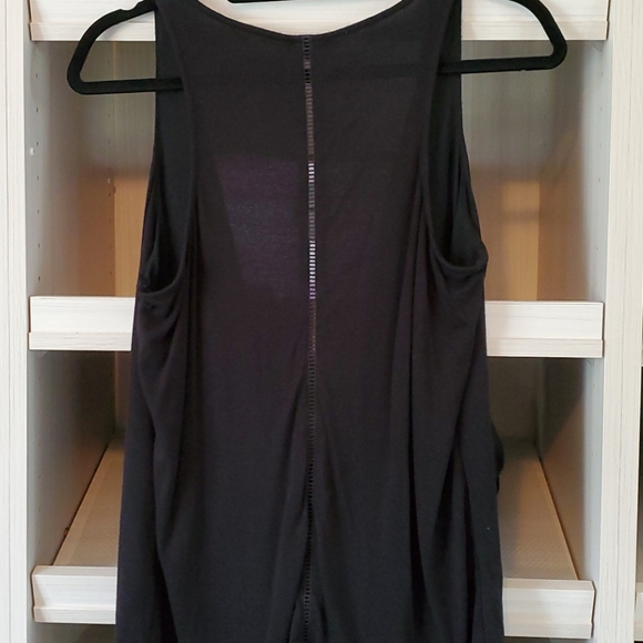 Black cross over sleeveless top - Picture 4 of 5